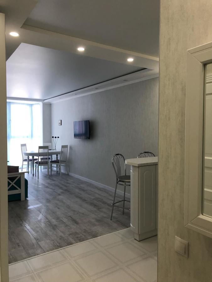 Luxe Apartment On Drahomanova Kiev Exterior foto